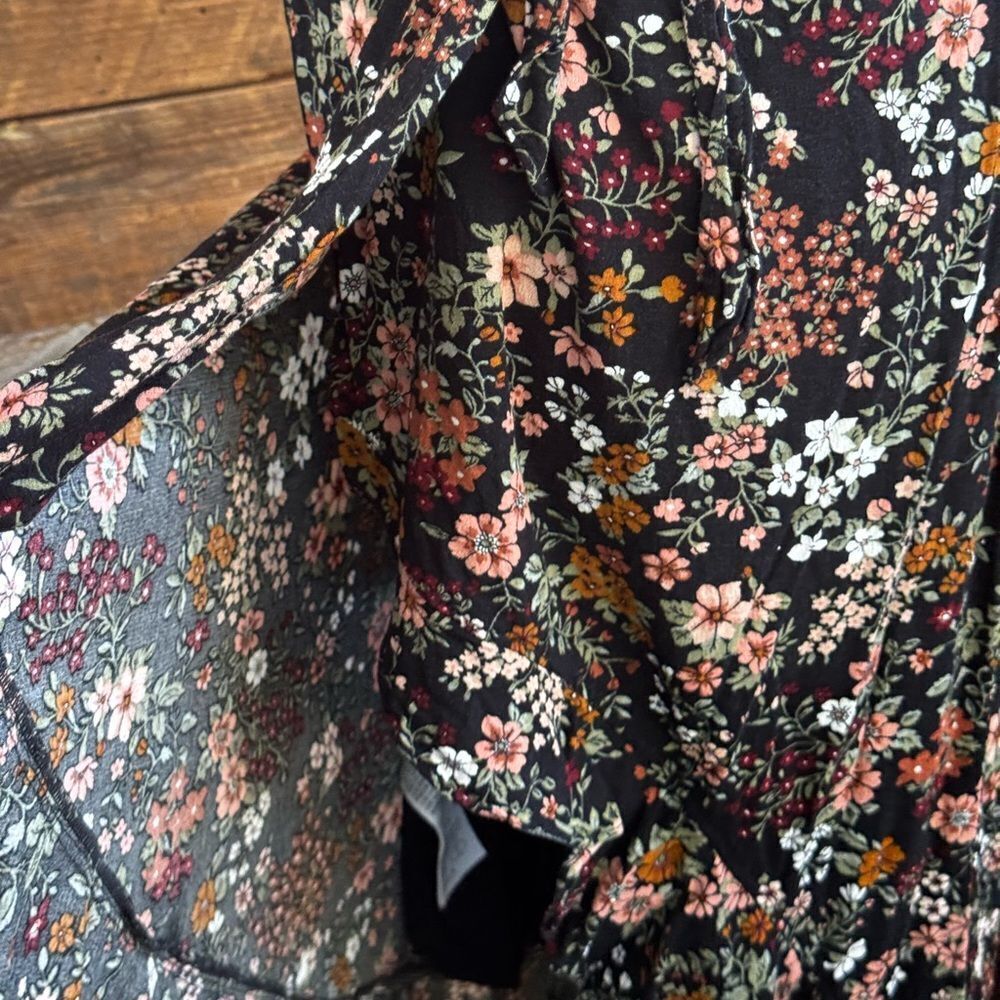 🌼 Abercrombie & Fitch Floral Ruffle Wrap Skirt sz XS - Picture 10 of 17